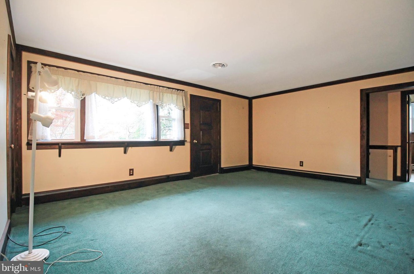 607 Wales Rd, North Wales PA  19454-1724 exterior