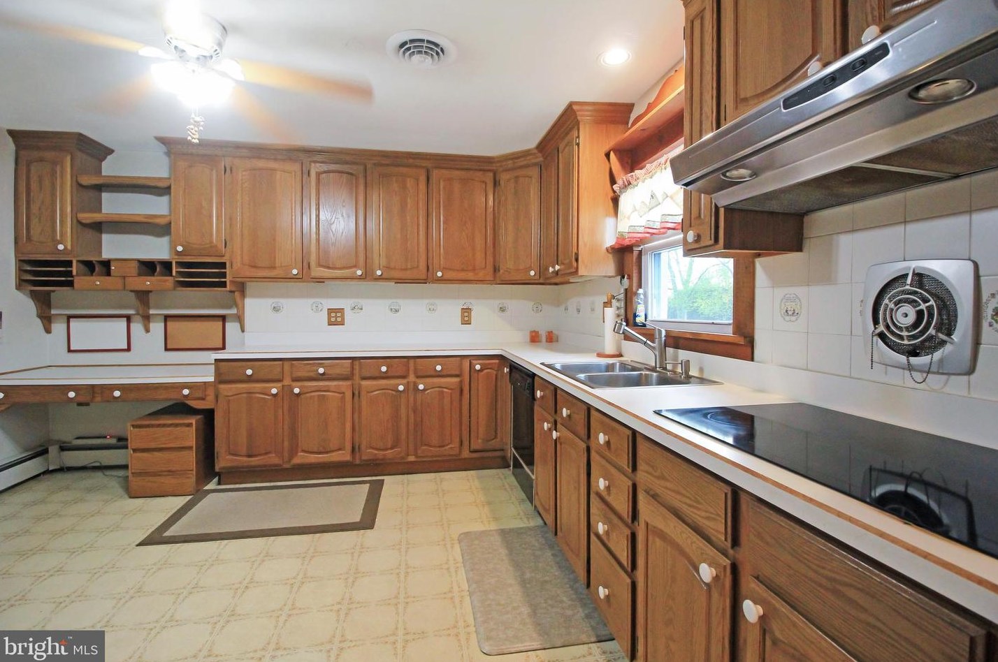 607 Wales Rd, North Wales PA  19454-1724 exterior