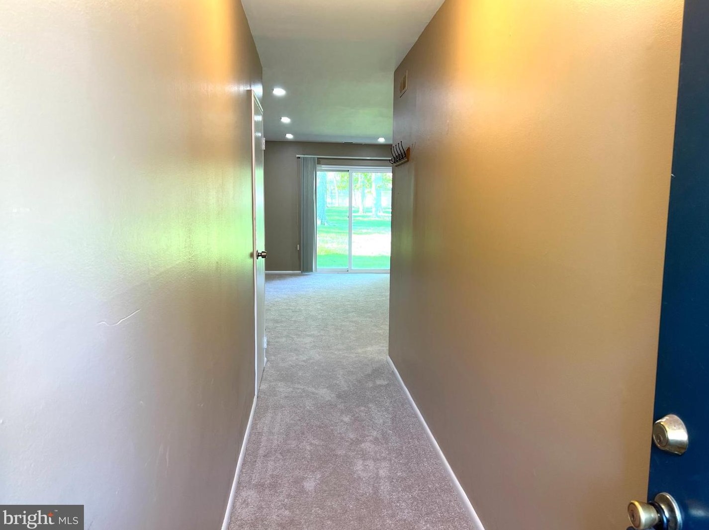 24 Shannon Dr, North Wales PA 19454-4031 exterior