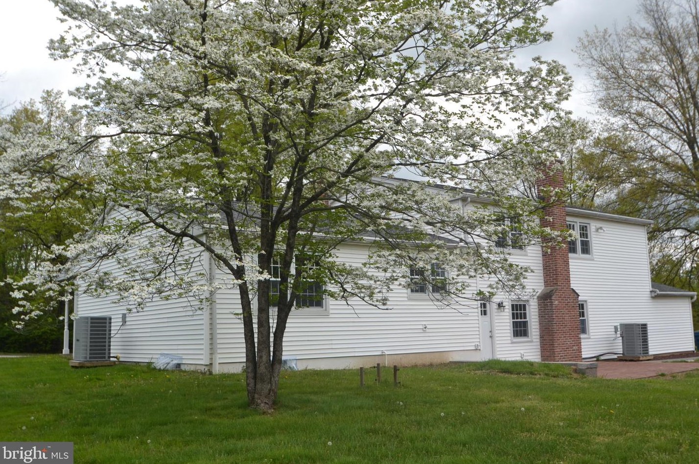 1436 Lamplighter Ln, North Wales PA  19454-3694 exterior