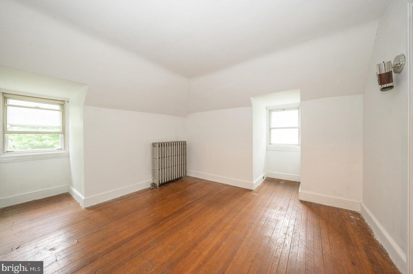 254 Hathaway Ln, Penn Wynne PA 19096-1924 exterior