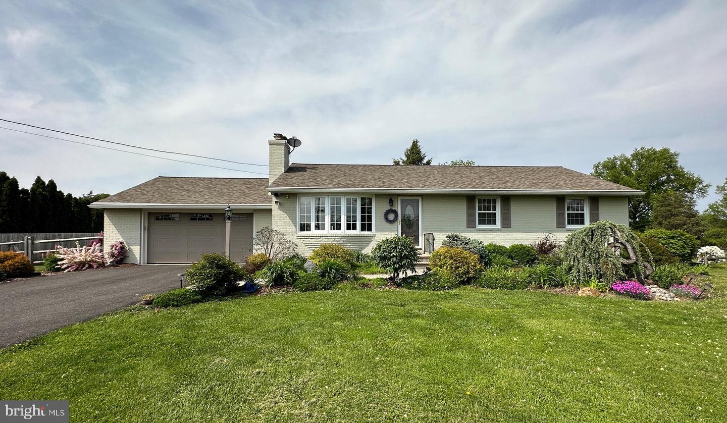 2140 Perkiomenville Rd, Harleysville, PA 19438 MLS PAMC2072692 Coldwell Banker