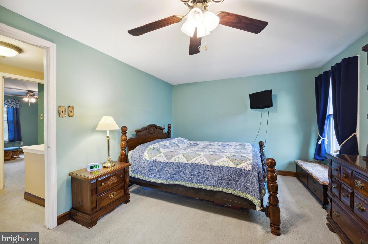 408 Livingston Ct, North Wales PA 19454-1030 exterior