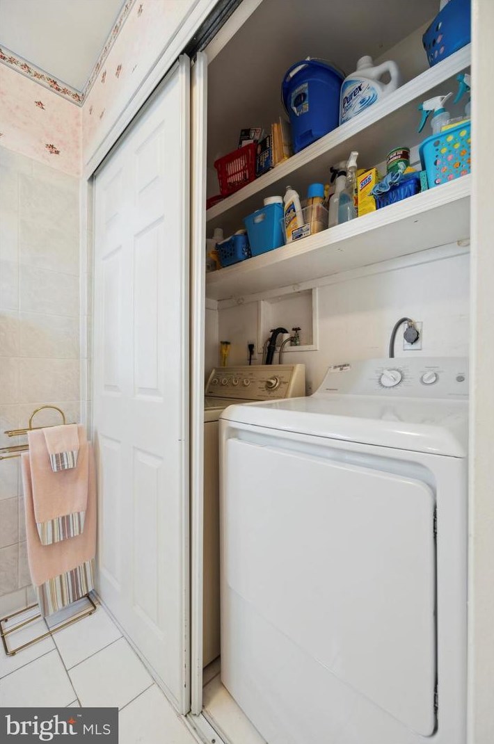 408 Livingston Ct, North Wales PA 19454-1030 exterior