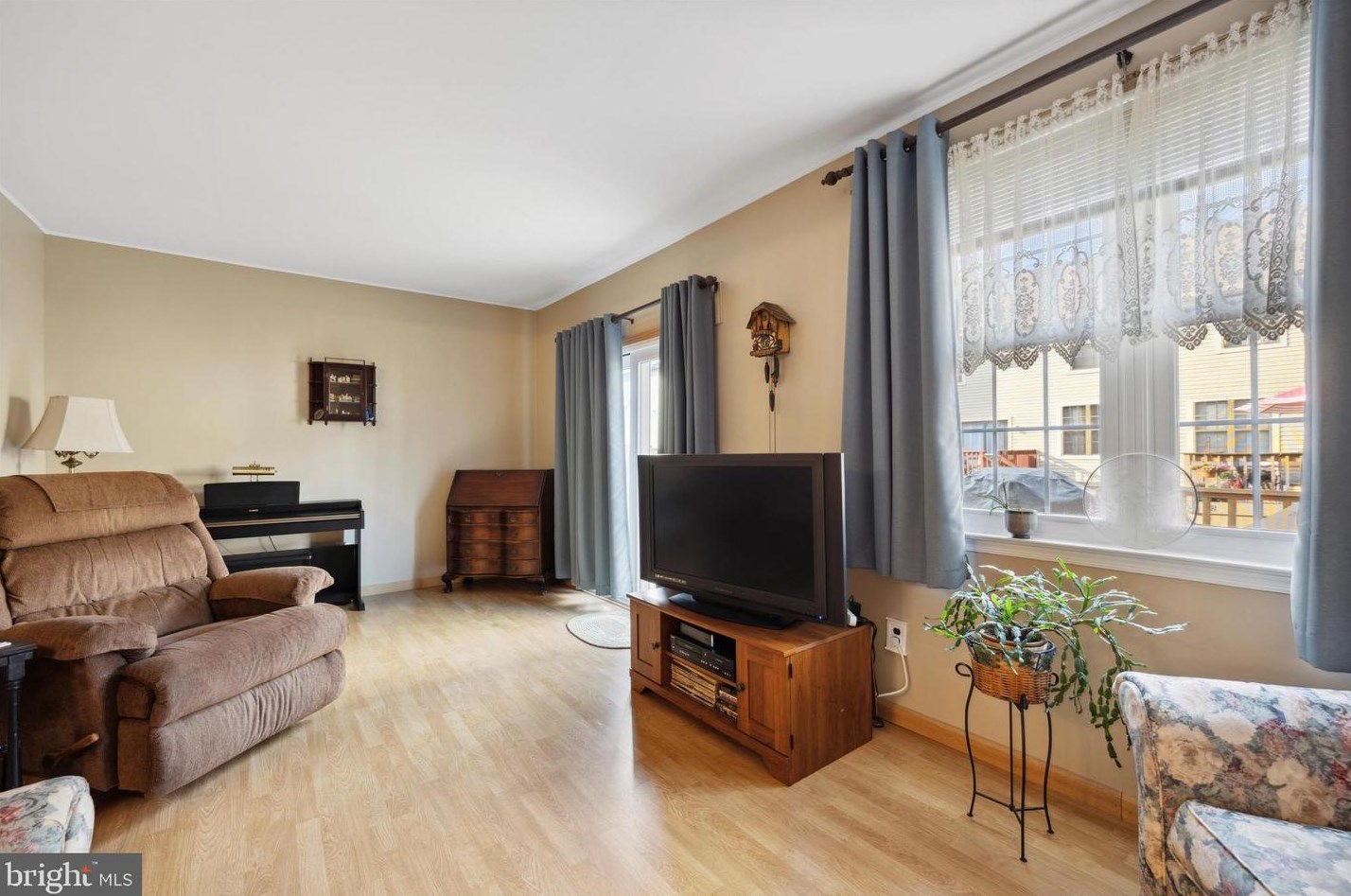 408 Livingston Ct, North Wales PA 19454-1030 exterior