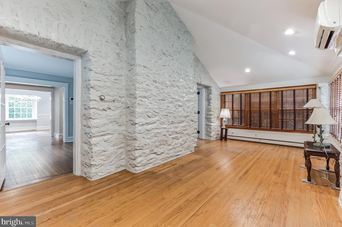 200 Smt Ave, Meadowbrook PA 19046-3110 exterior