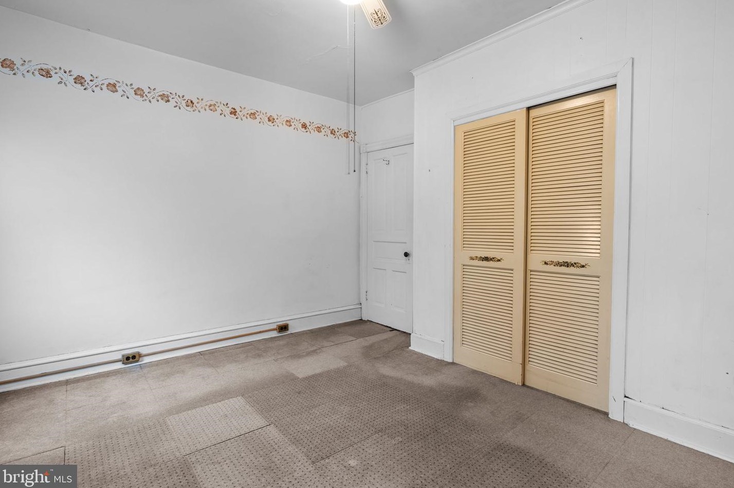 15 Penn Ave, Meadowbrook PA 19046-4247 exterior