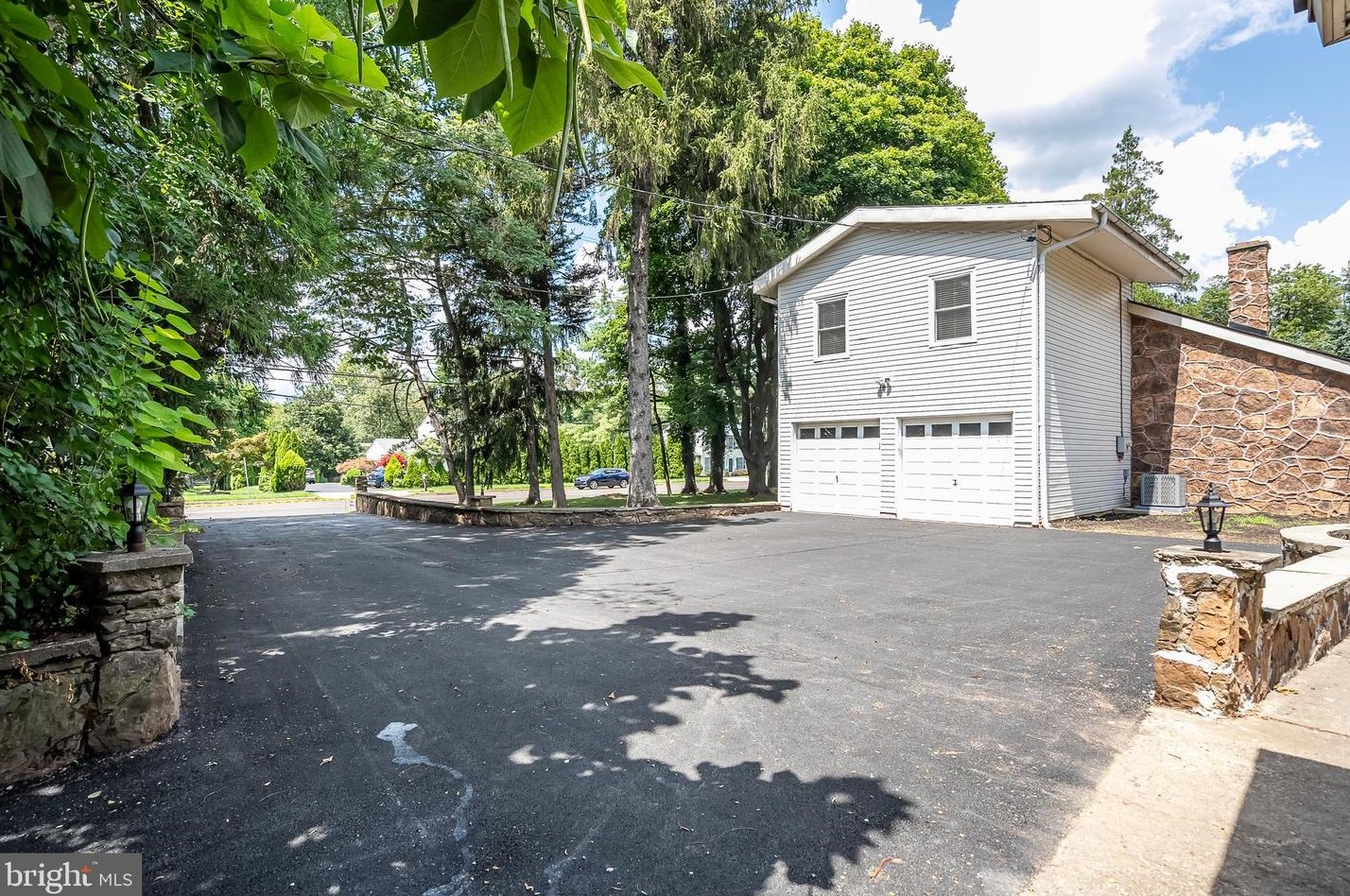 102 Weber Rd, North Wales PA  19454-2230 exterior