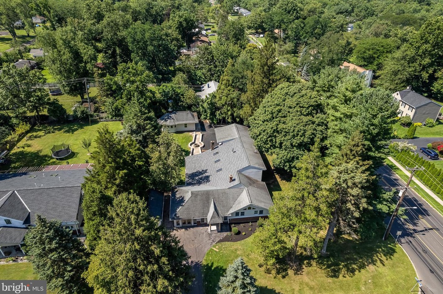 102 Weber Rd, North Wales PA  19454-2230 exterior