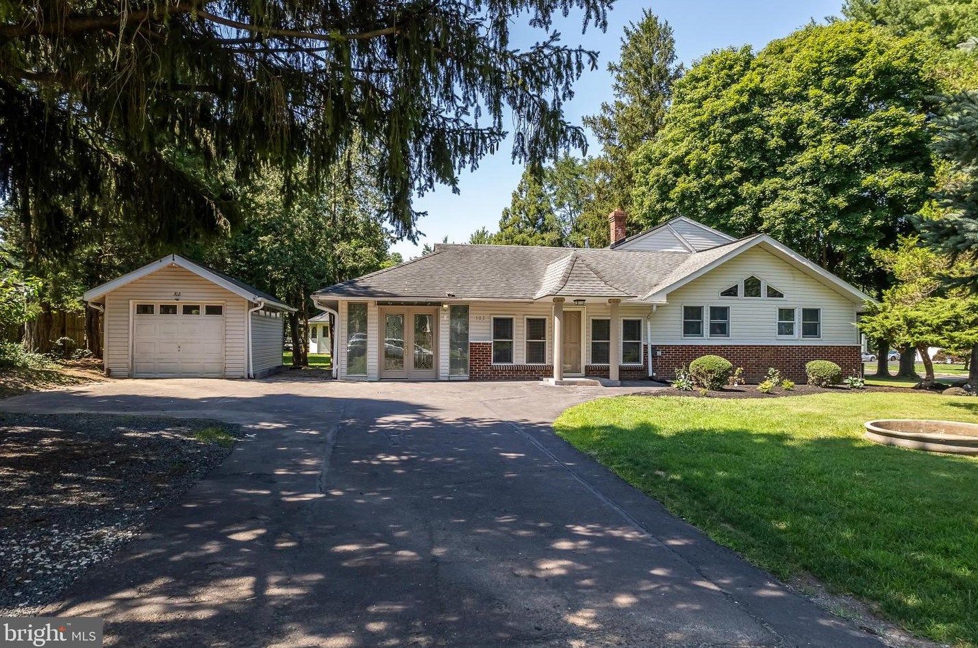 102 Weber Rd, North Wales PA  19454-2230 exterior