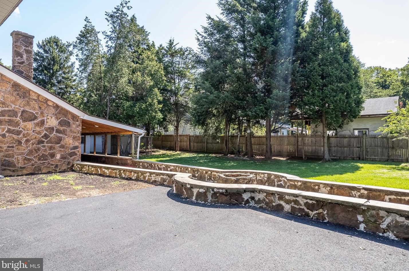 102 Weber Rd, North Wales PA  19454-2230 exterior
