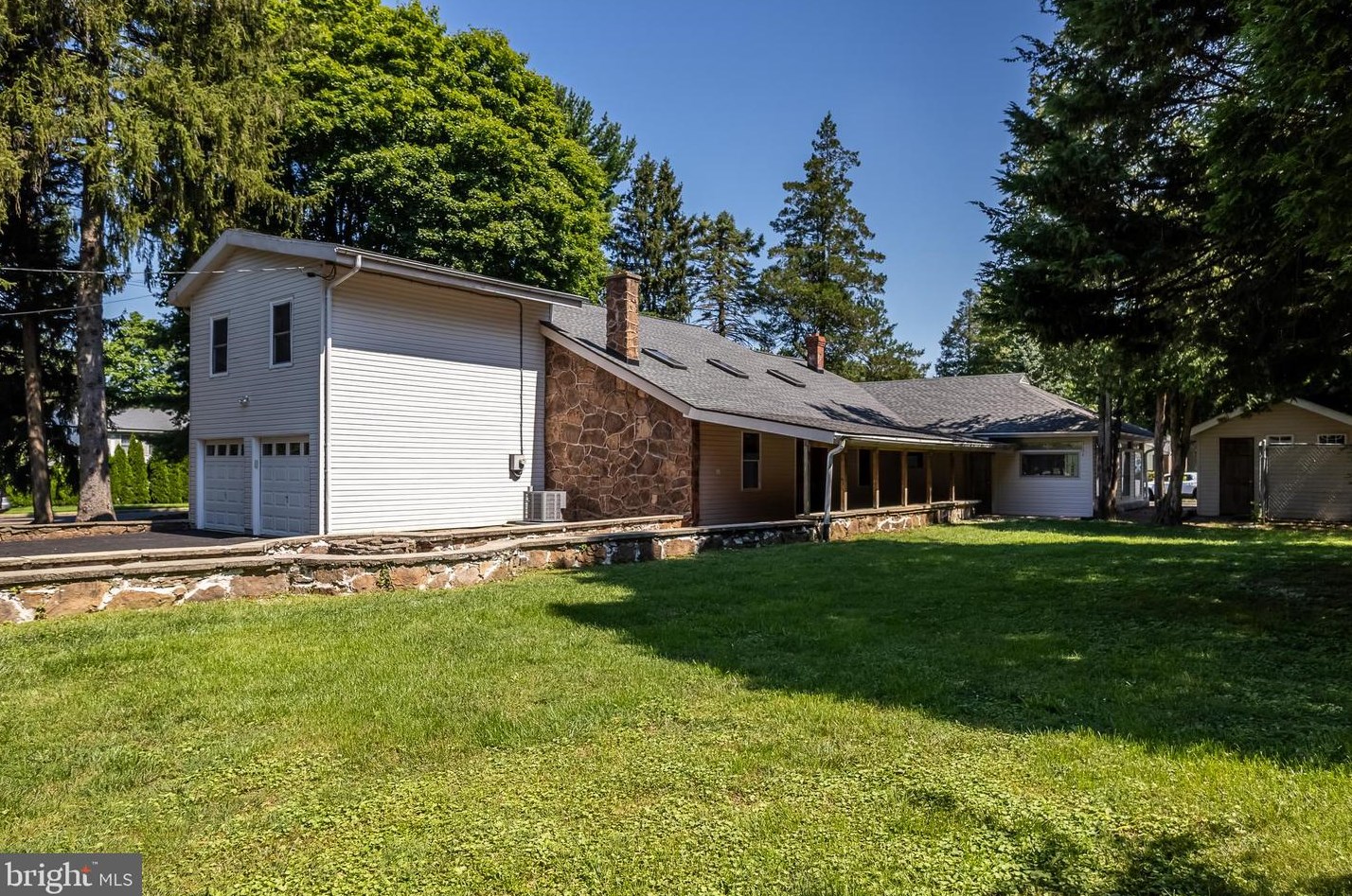 102 Weber Rd, North Wales PA  19454-2230 exterior