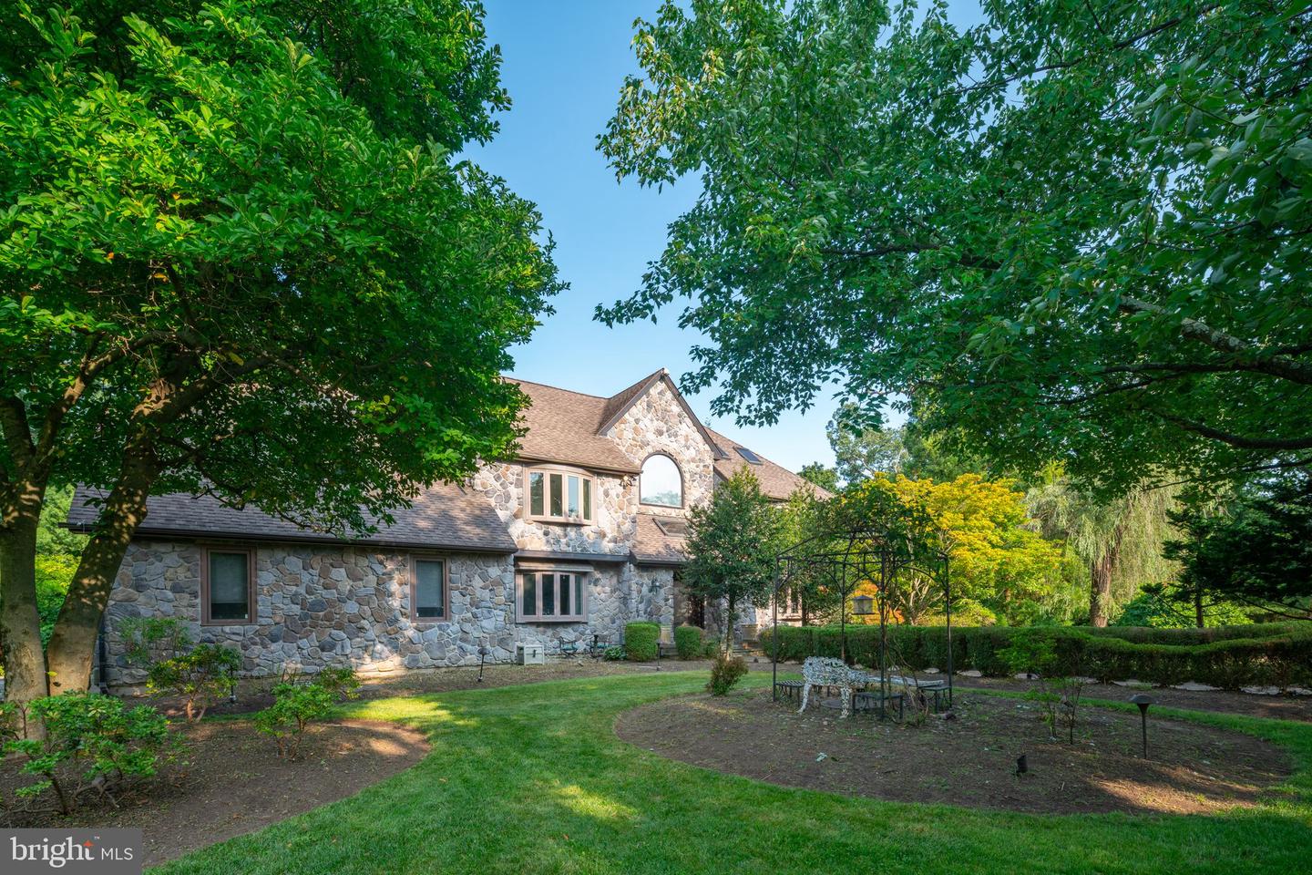 570 Penllyn Blue Bell Pike, Blue Bell, PA 19422 MLS PAMC2079804
