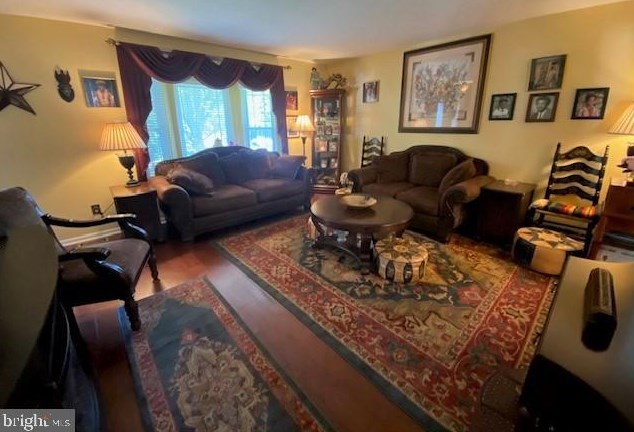 127 Preston Dr, North Wales PA  19454-4226 exterior