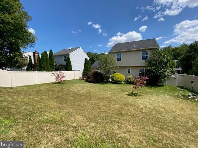 127 Preston Dr, North Wales PA  19454-4226 exterior