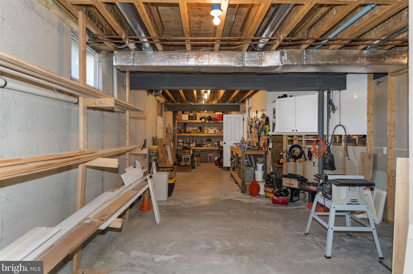 101 Gift Cir, North Wales PA 19454-1217 exterior