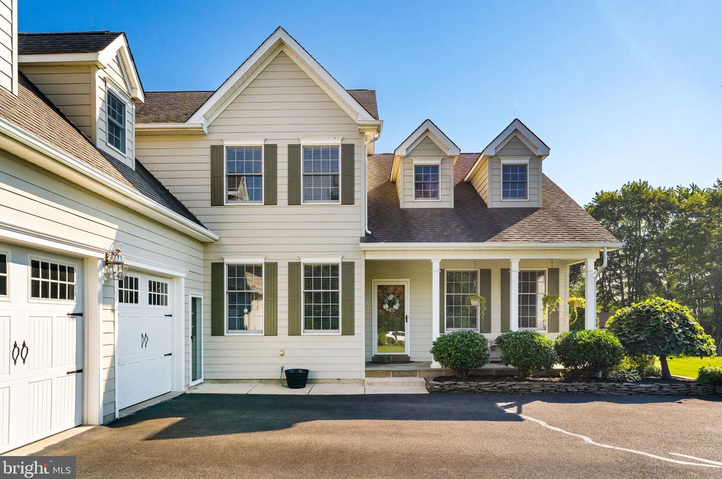 101 Gift Cir, North Wales PA 19454-1217 exterior