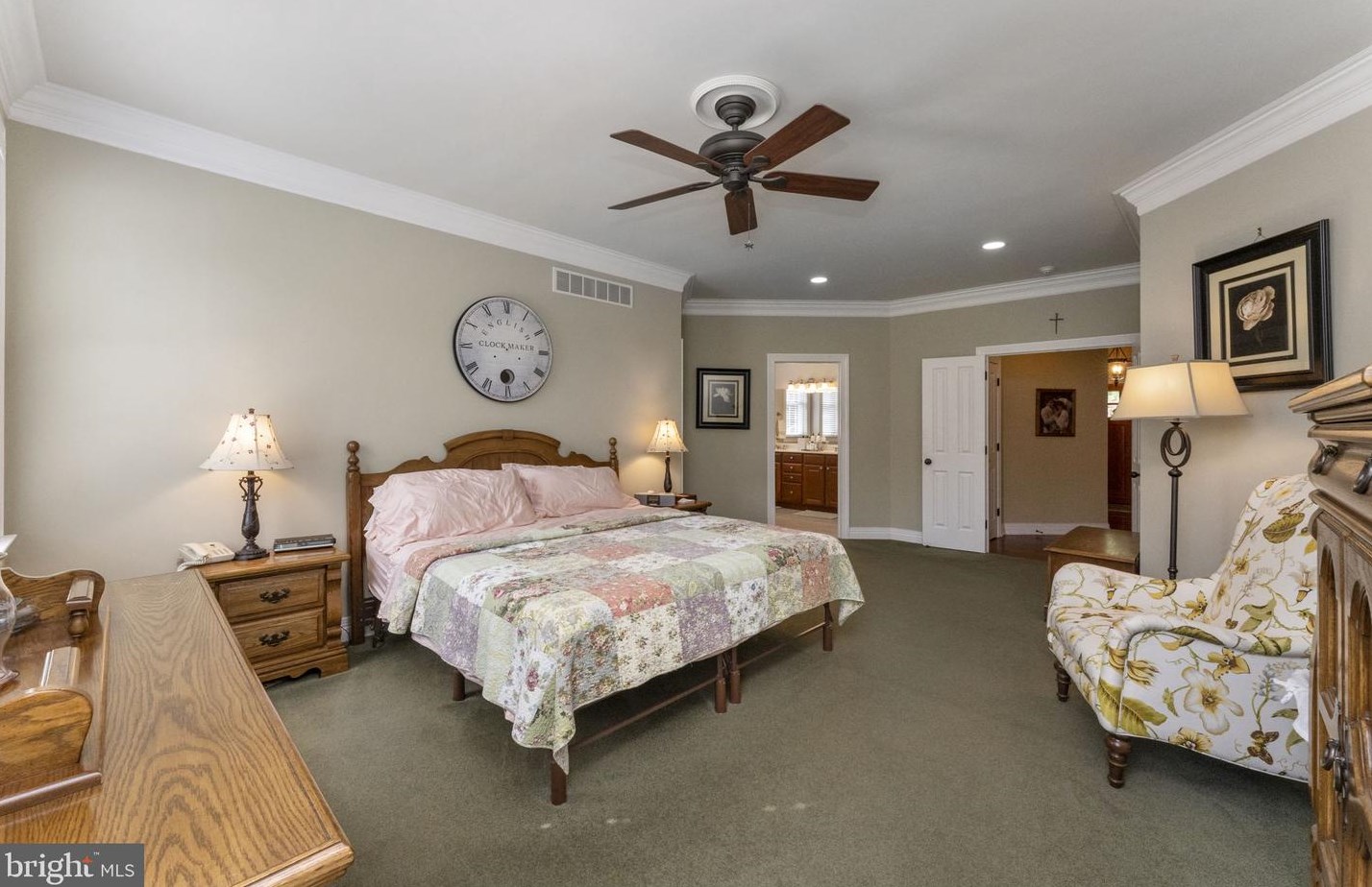 101 Gift Cir, North Wales PA 19454-1217 exterior