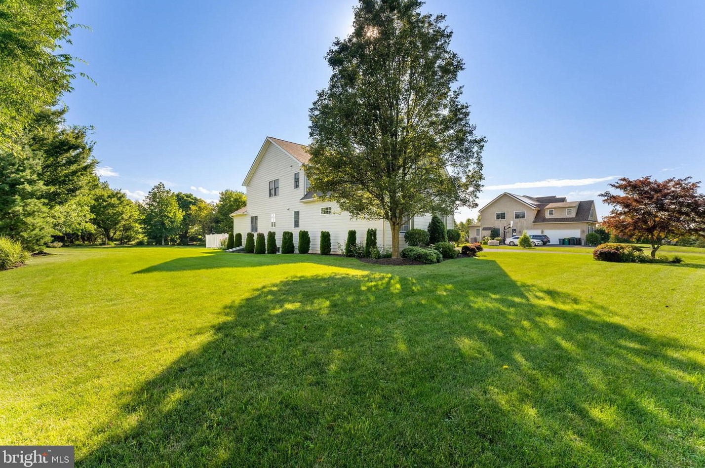 101 Gift Cir, North Wales PA 19454-1217 exterior