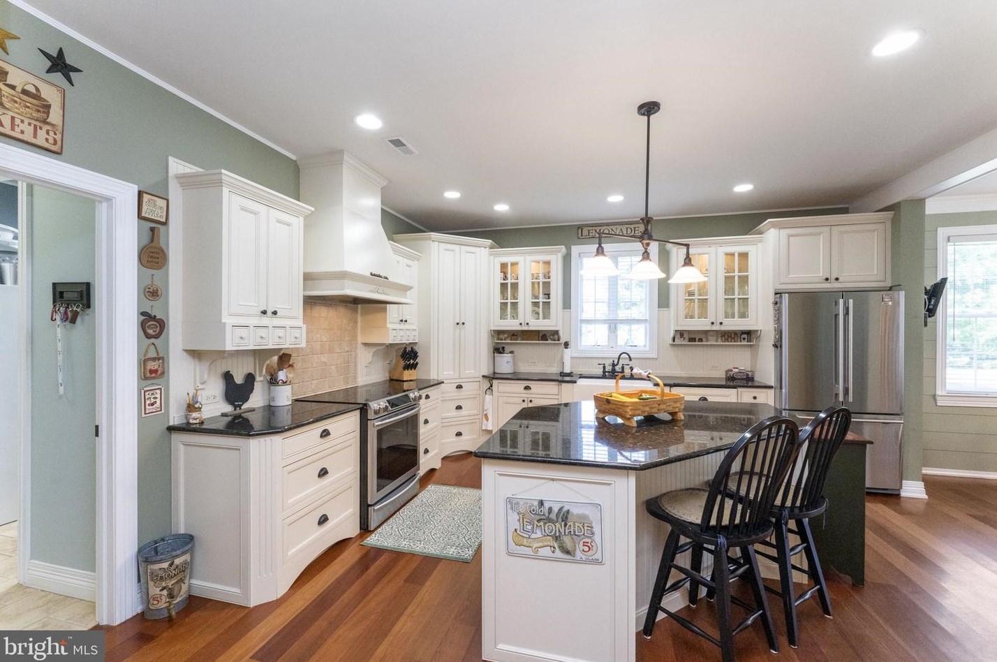 101 Gift Cir, North Wales PA 19454-1217 exterior