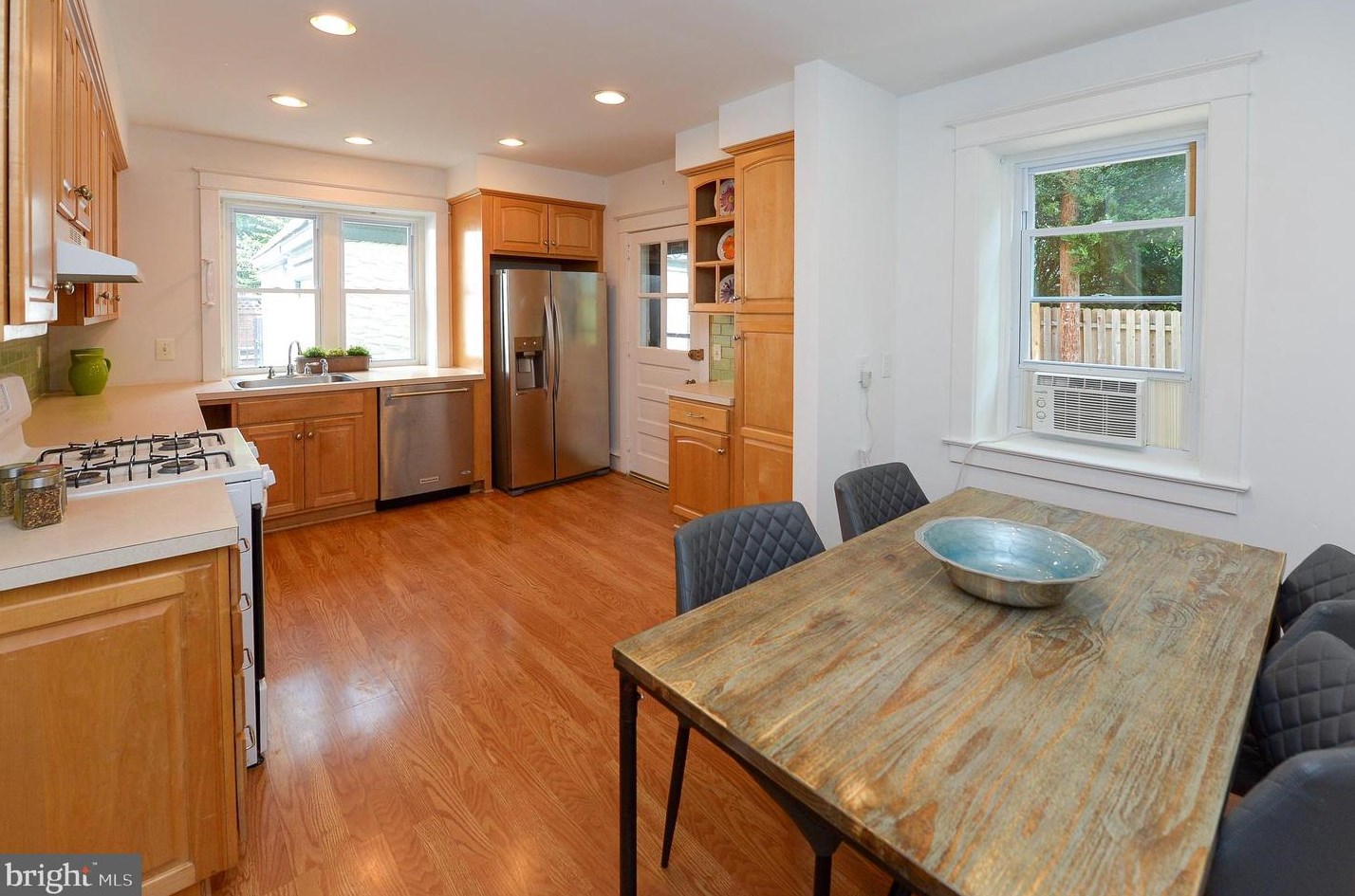 211 Lantwyn Ln, Penn Valley PA  19072-2005 exterior