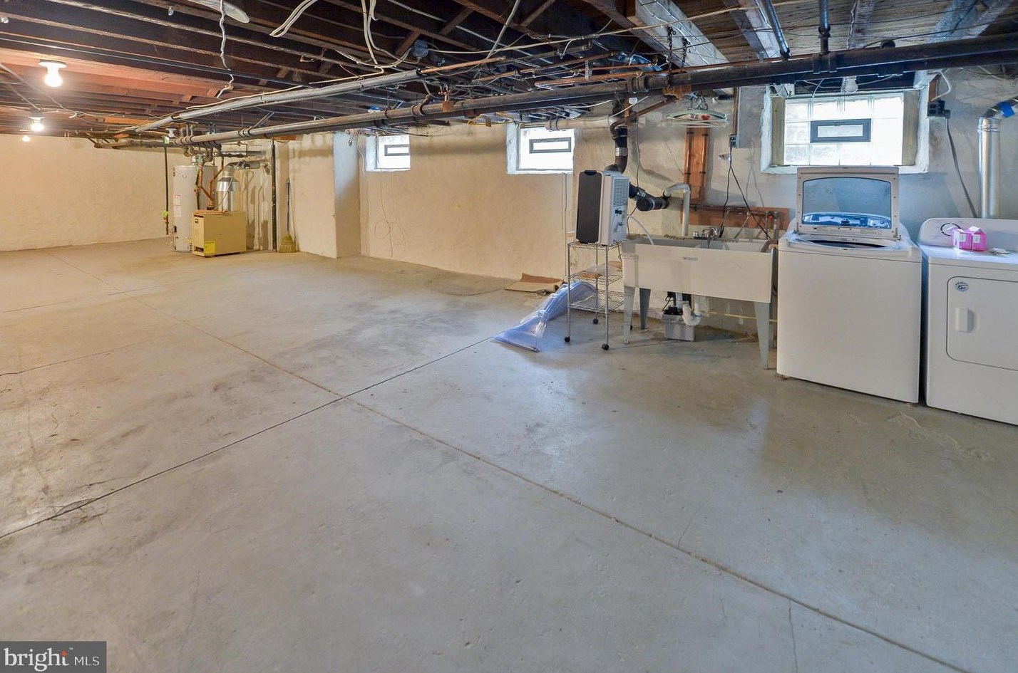 211 Lantwyn Ln, Penn Valley PA  19072-2005 exterior