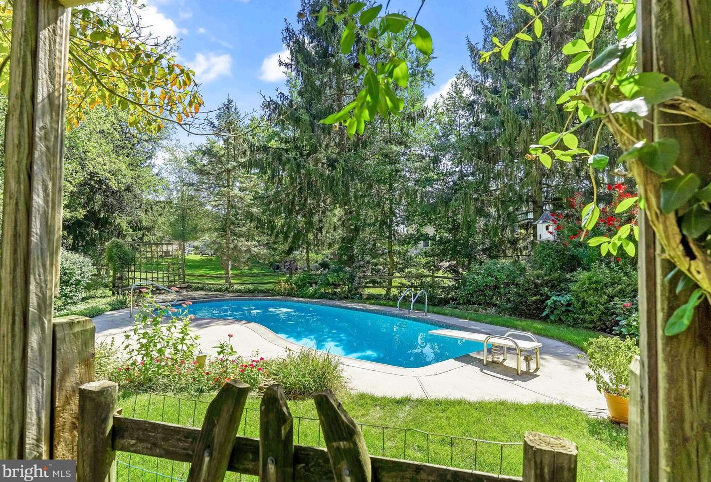 232 Lenape Dr, North Wales PA  19454-2311 exterior