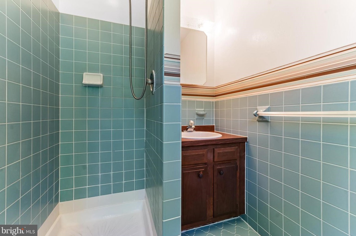 232 Lenape Dr, North Wales PA  19454-2311 exterior