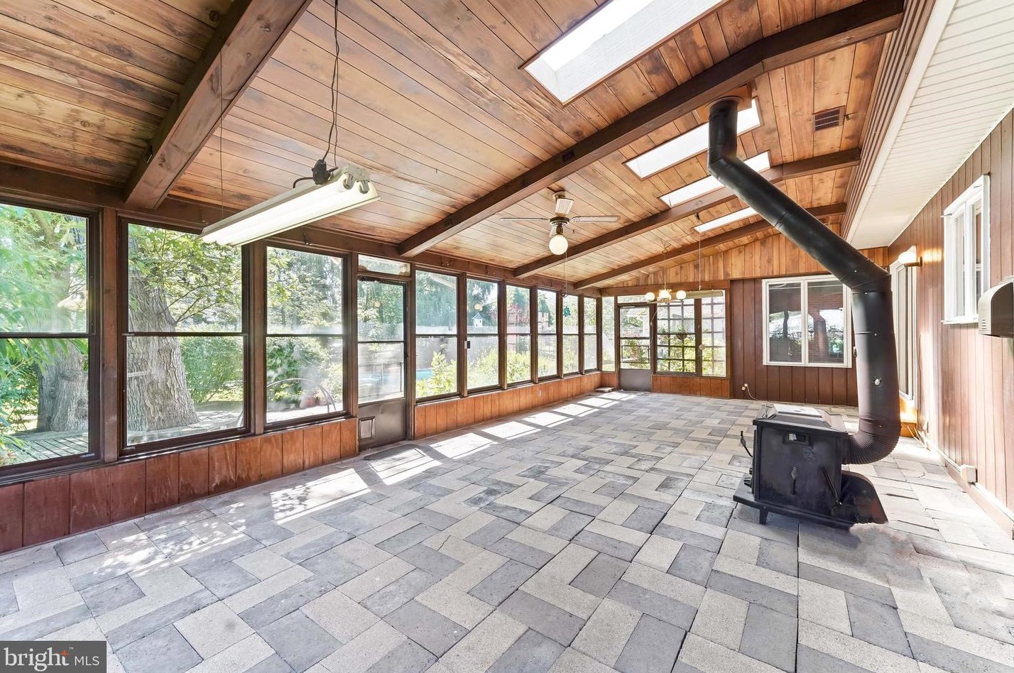 232 Lenape Dr, North Wales PA  19454-2311 exterior