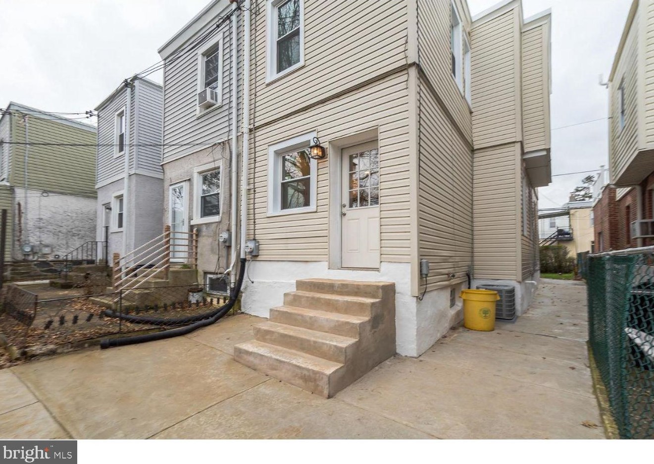 253 Iona Ave, Penn Valley PA  19072-2033 exterior