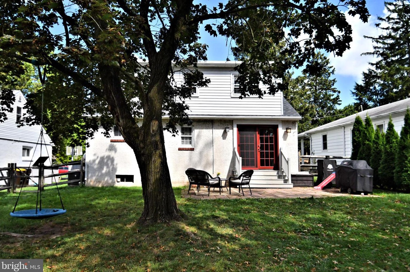 234 10 St, North Wales PA 19454-3019 exterior