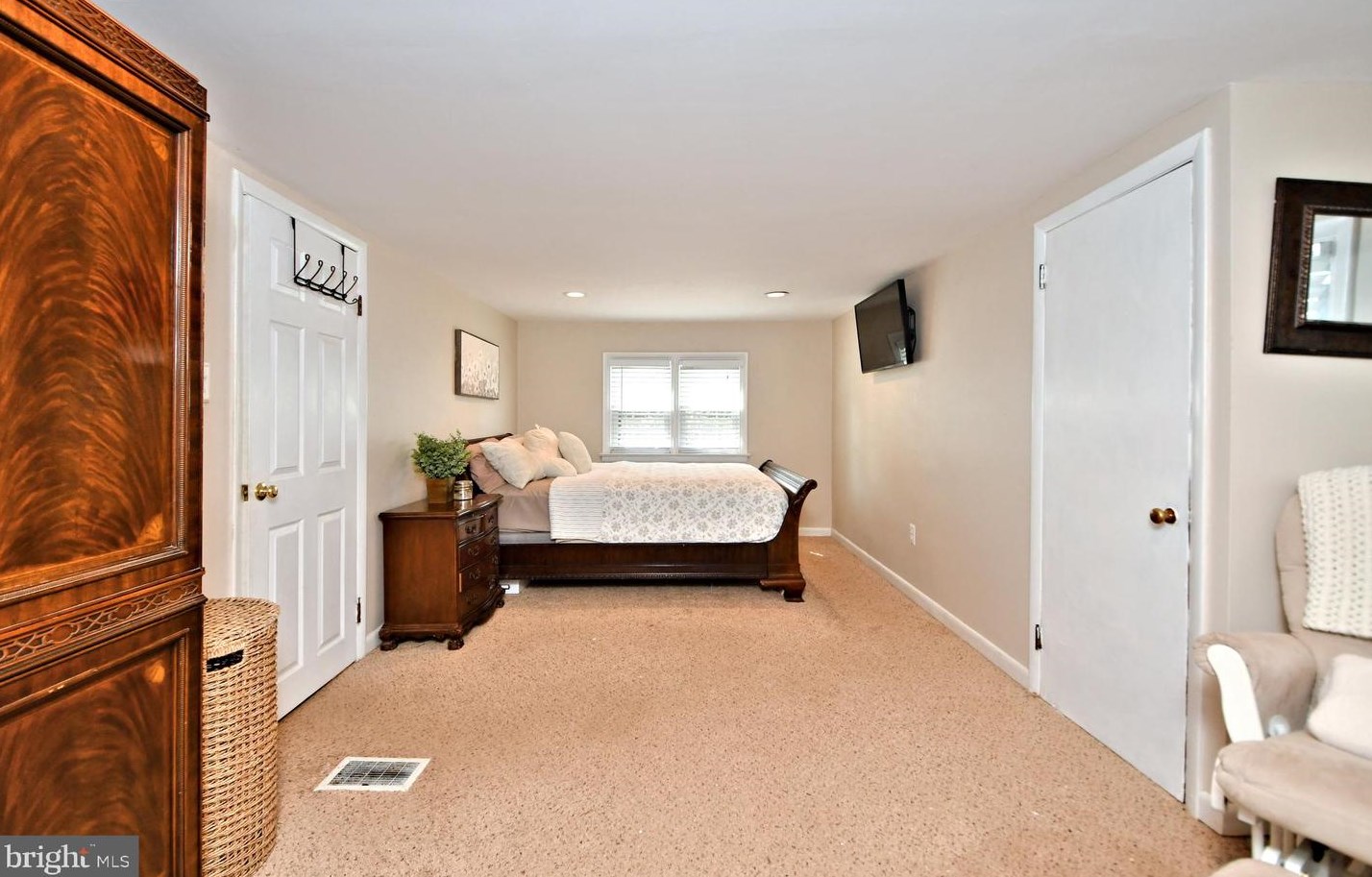 234 10 St, North Wales PA 19454-3019 exterior