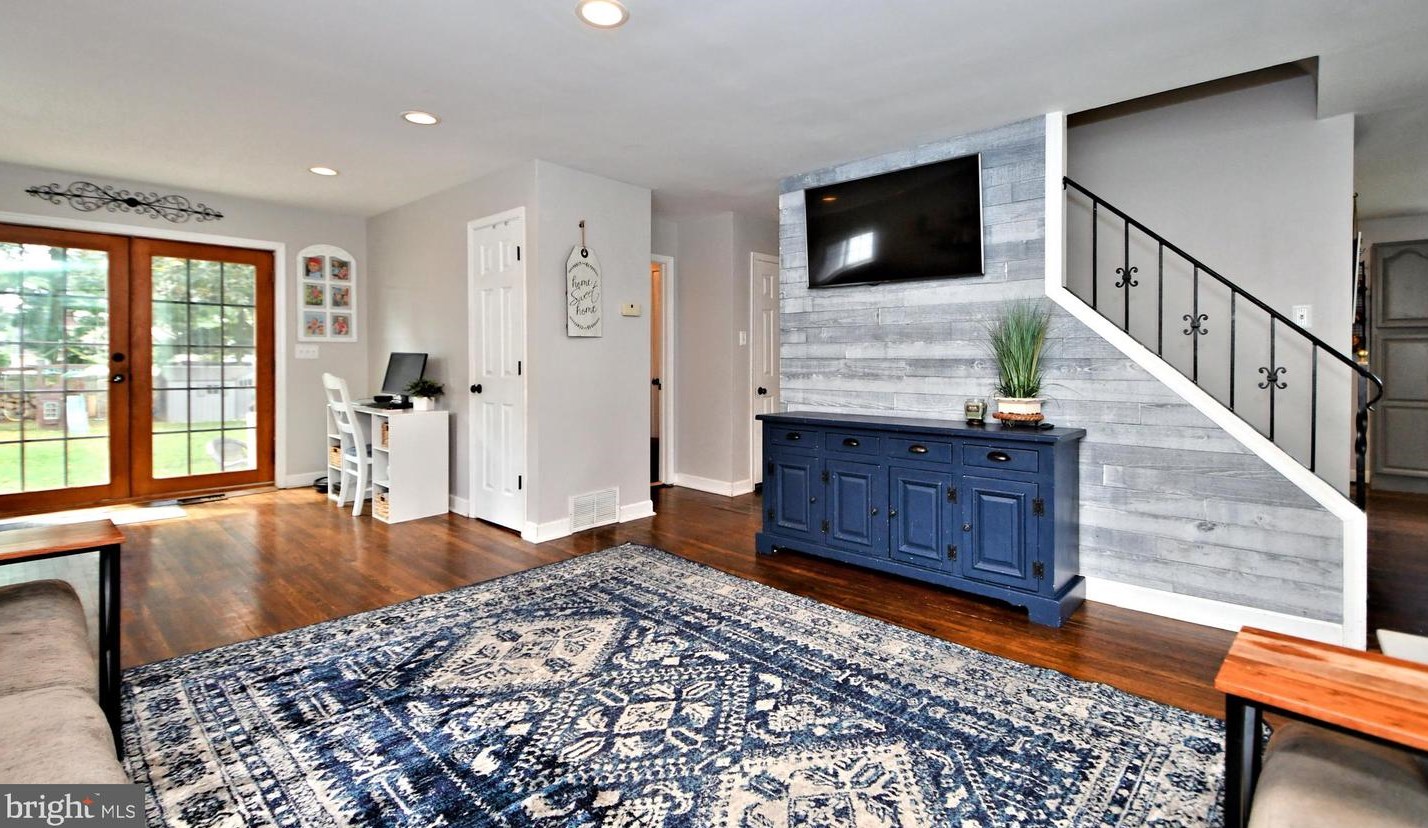 234 10 St, North Wales PA 19454-3019 exterior