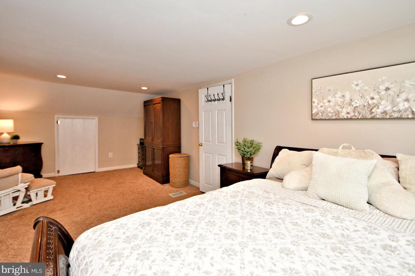 234 10 St, North Wales PA 19454-3019 exterior