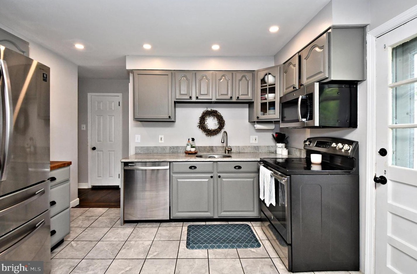 234 10 St, North Wales PA 19454-3019 exterior