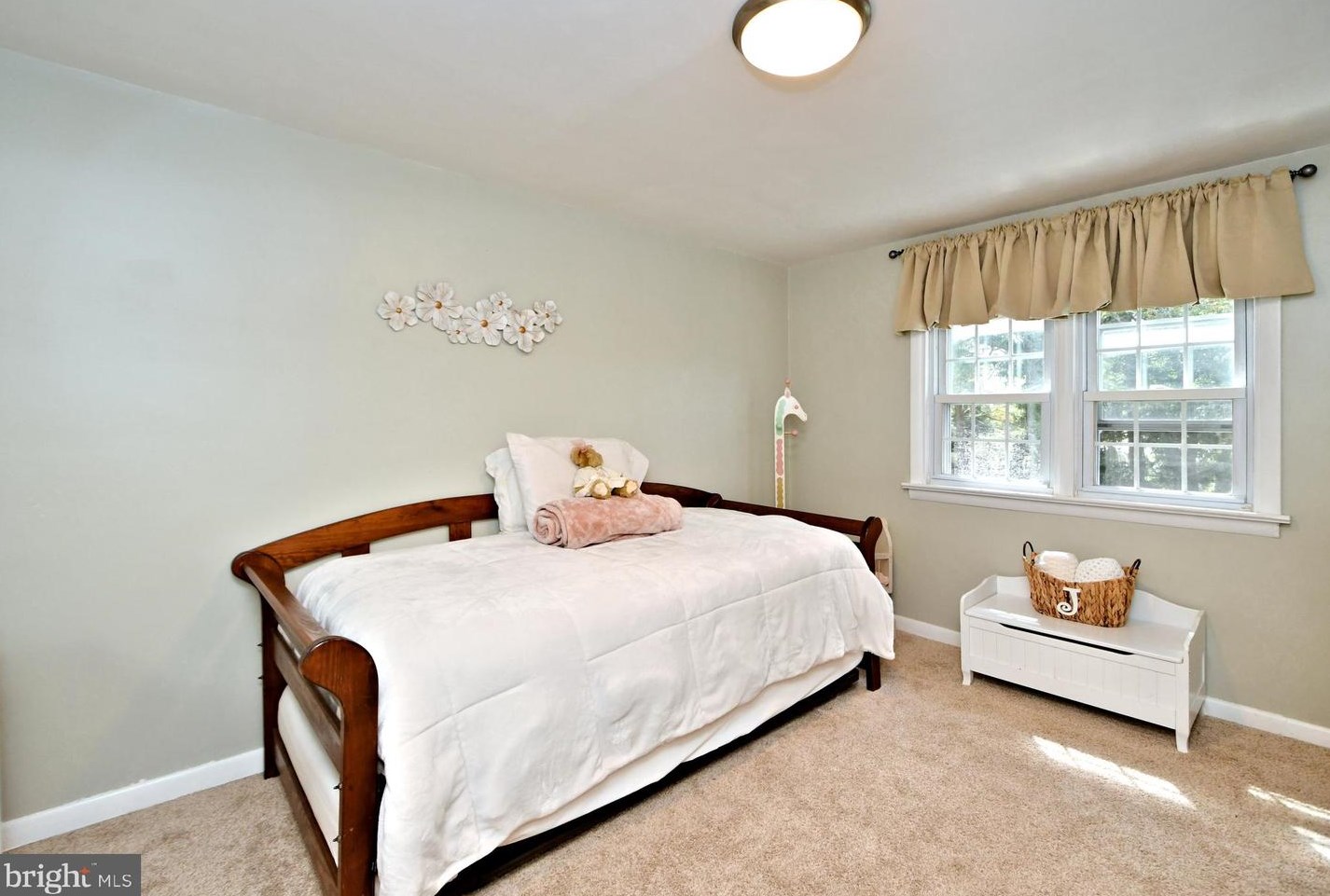 234 10 St, North Wales PA 19454-3019 exterior