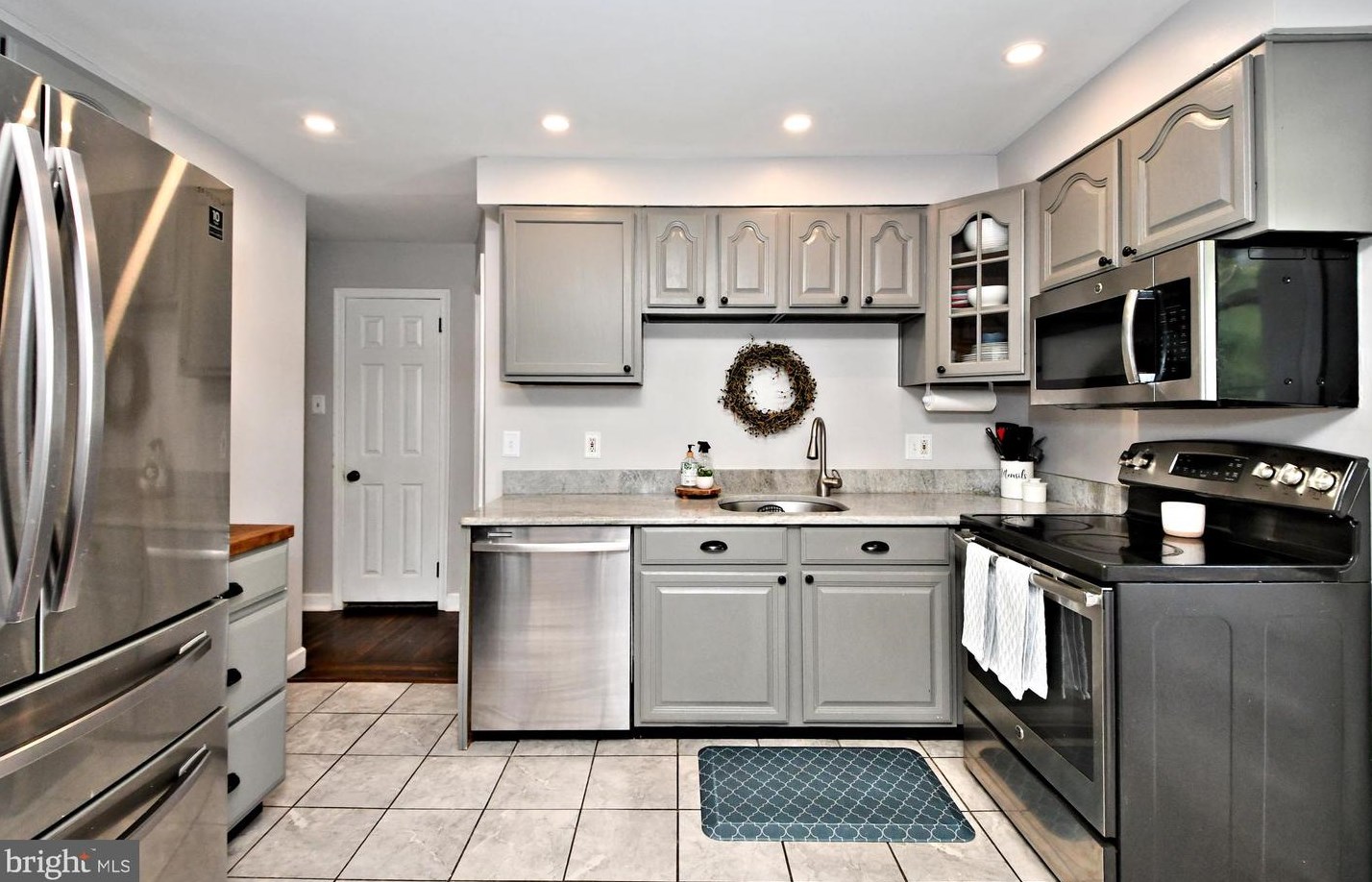 234 10 St, North Wales PA 19454-3019 exterior