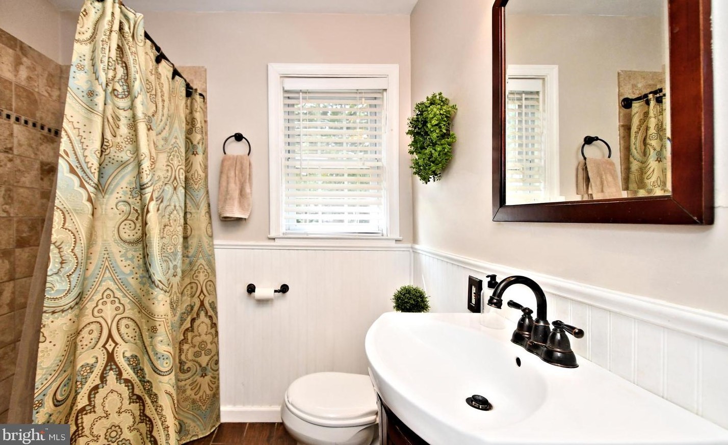 234 10 St, North Wales PA 19454-3019 exterior