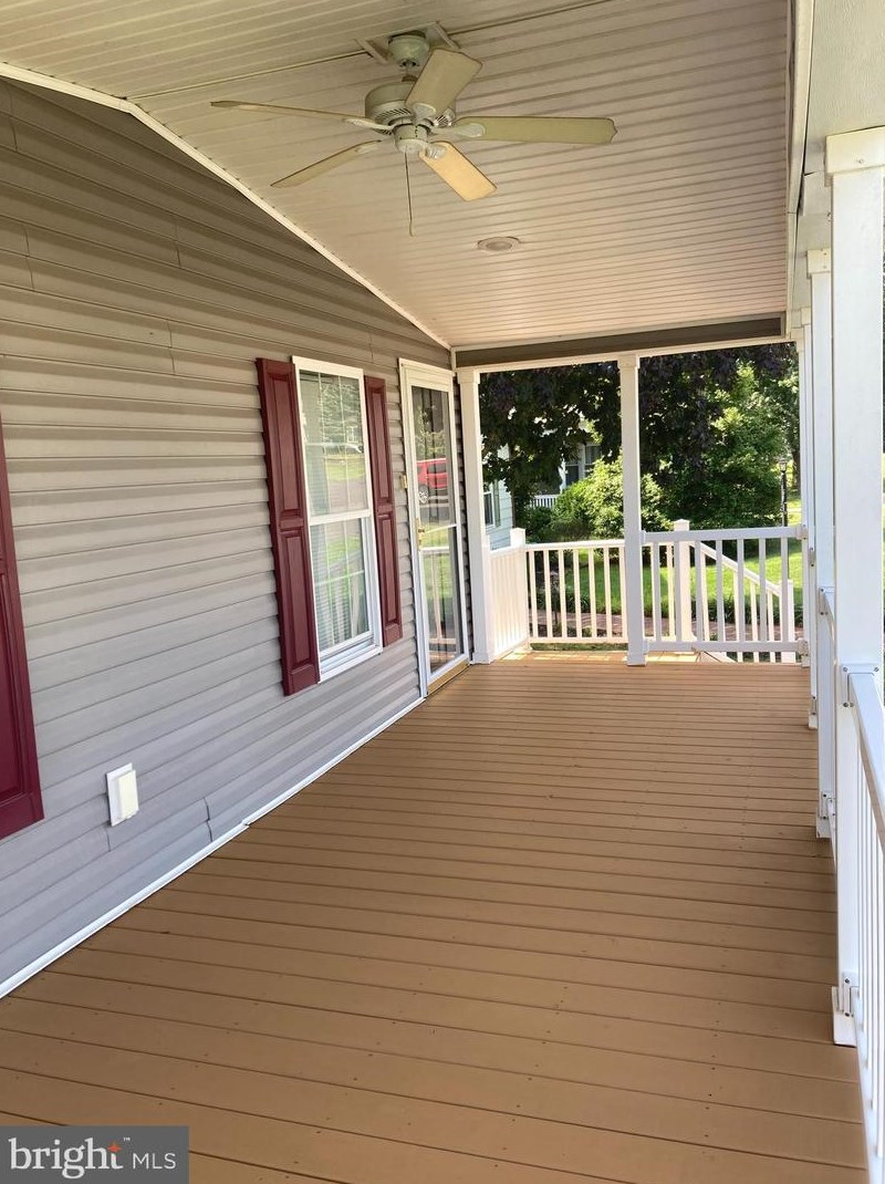 337 Woodstream Way, North Wales PA  19454-1190 exterior