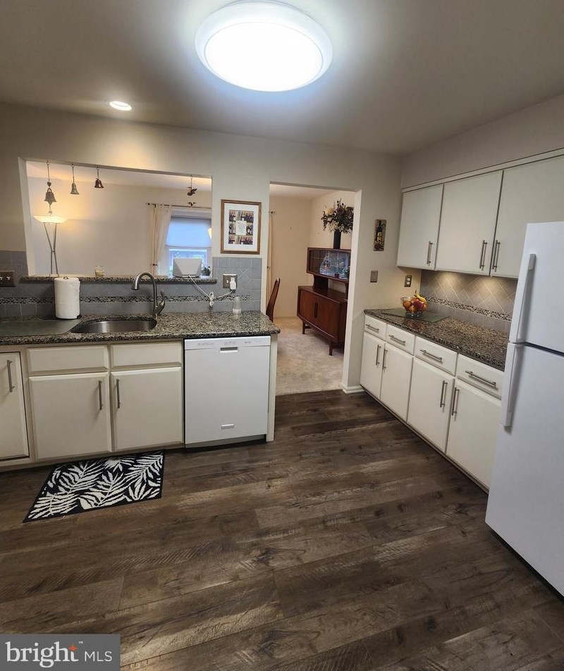 155 Stayman Dr, North Wales PA 19454-1434 exterior