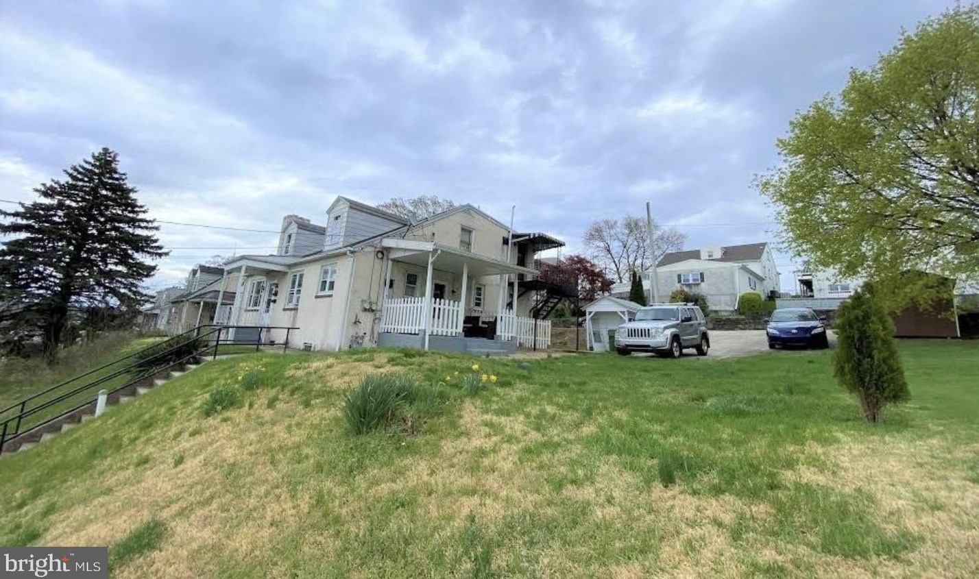 814 Bush St, Norristown PA  19405-1342 exterior