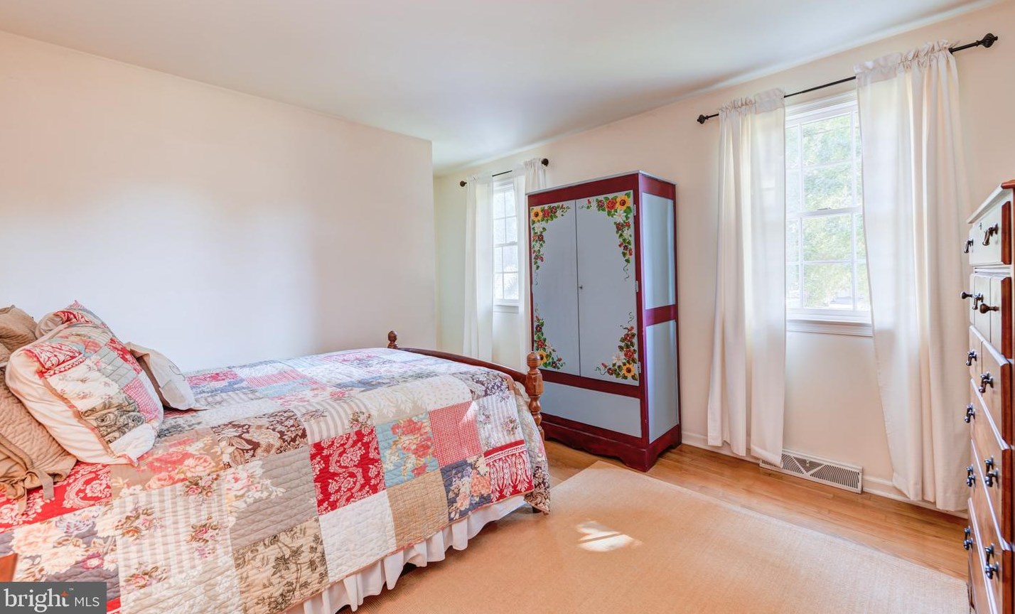 616 Shearer St, North Wales PA 19454-2610 exterior