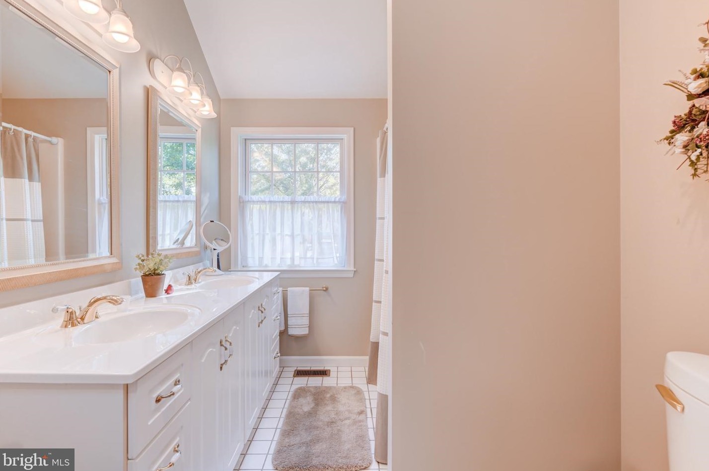 616 Shearer St, North Wales PA 19454-2610 exterior