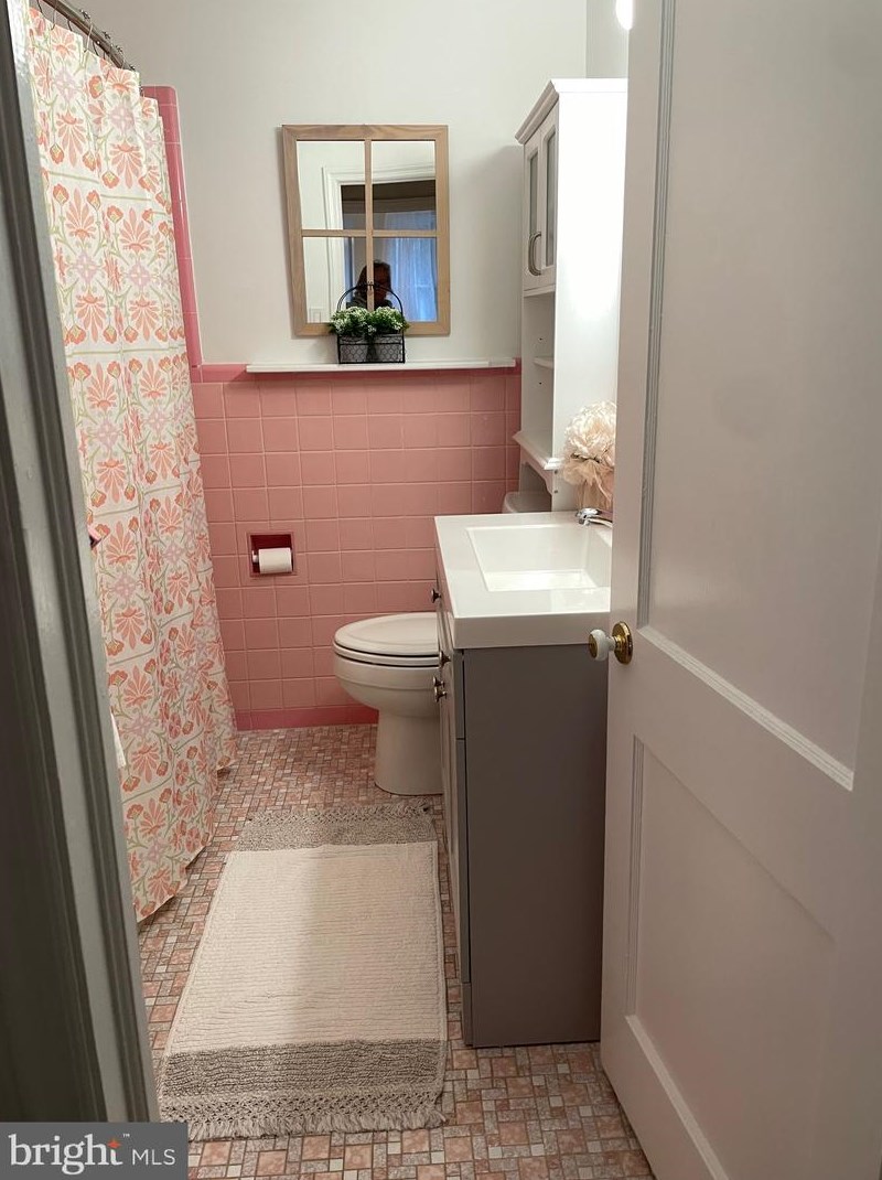 2433 Fairhill Ave, Ardsley PA  19038-3519 exterior