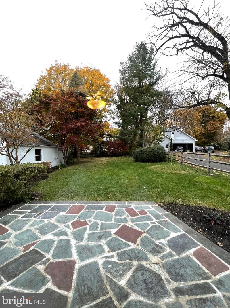 2433 Fairhill Ave, Ardsley PA  19038-3519 exterior