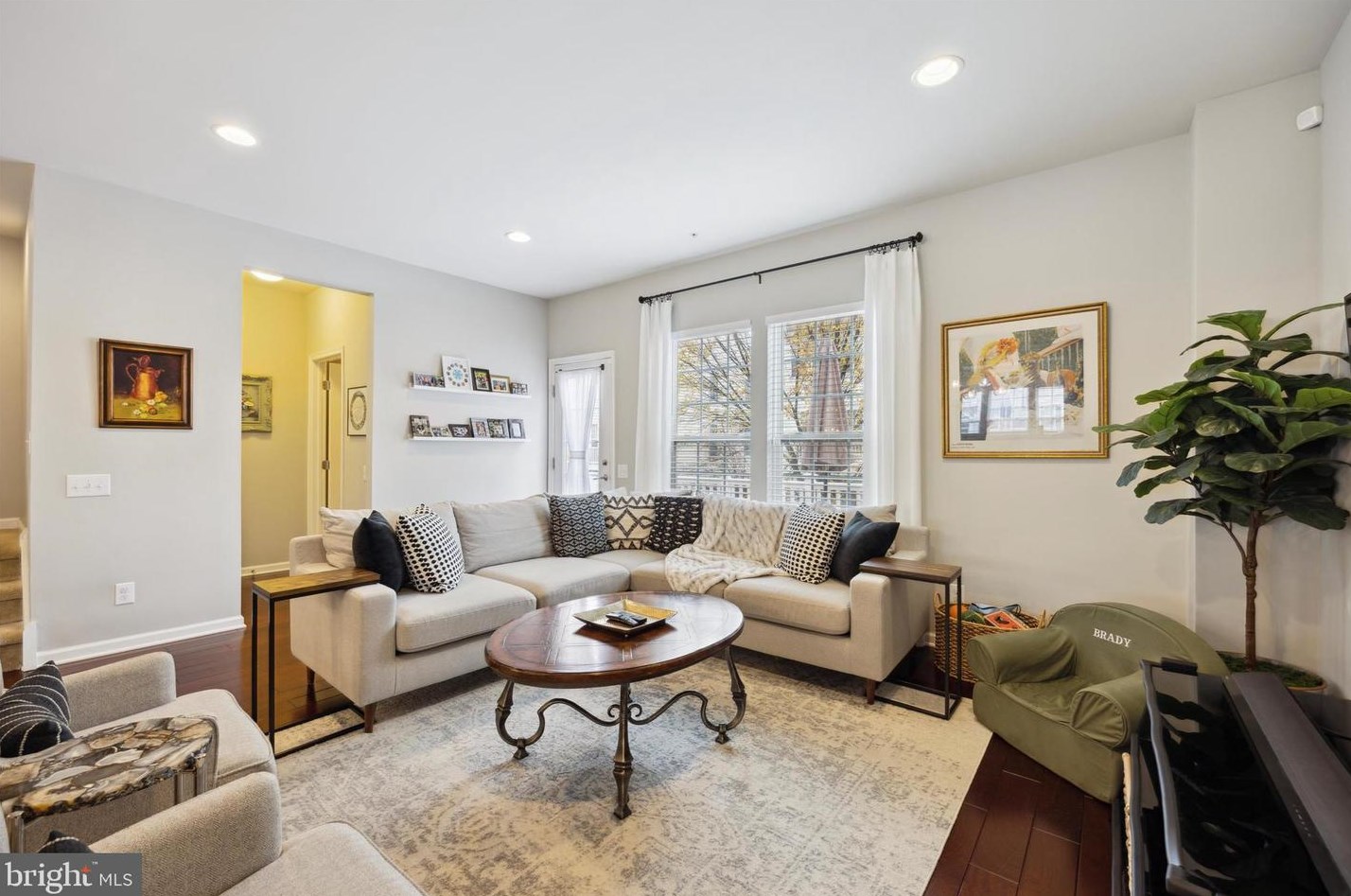 406 Ellison Dr, North Wales PA  19454-1537 exterior