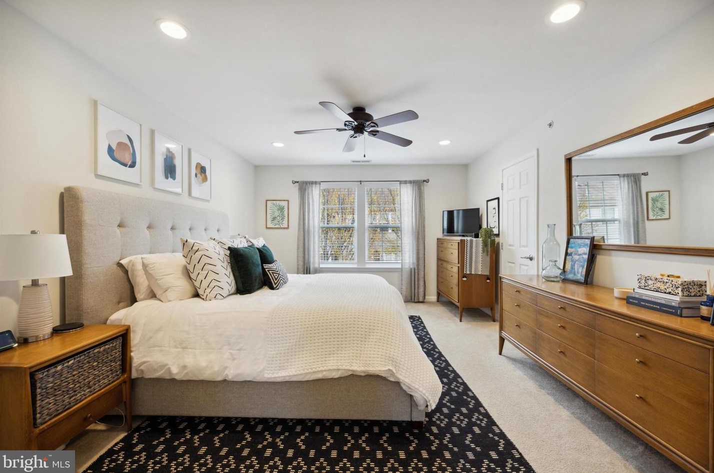 406 Ellison Dr, North Wales PA  19454-1537 exterior