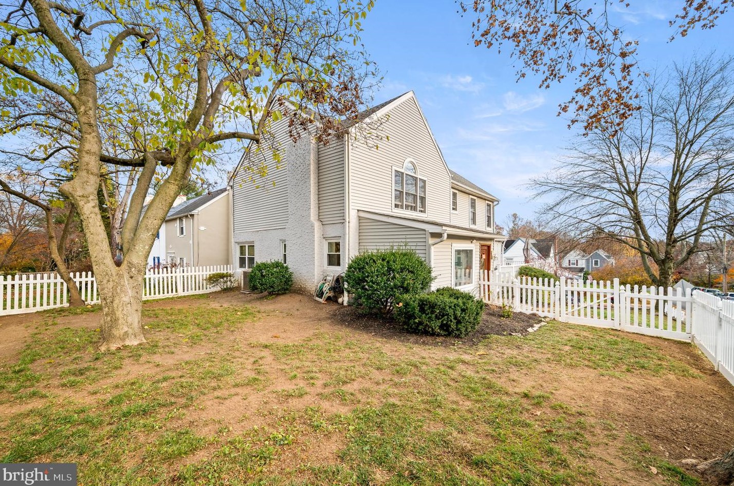 231 Henley Rd, Penn Wynne PA  19096-3108 exterior