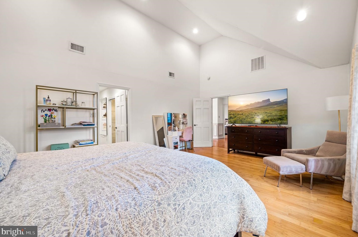 231 Henley Rd, Penn Wynne PA  19096-3108 exterior