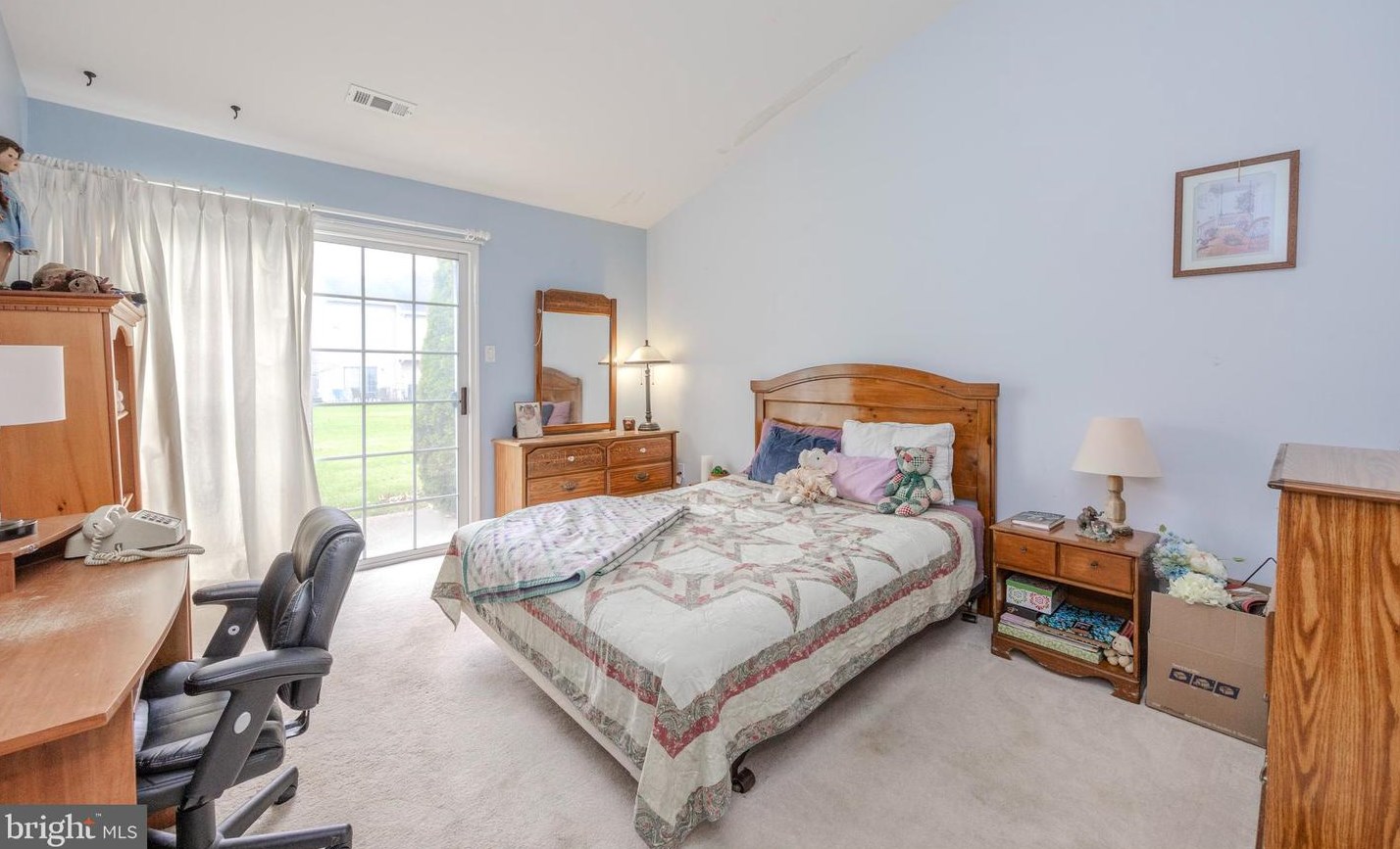 6000 Rolling Hl Dr, North Wales PA 19454-3756 exterior